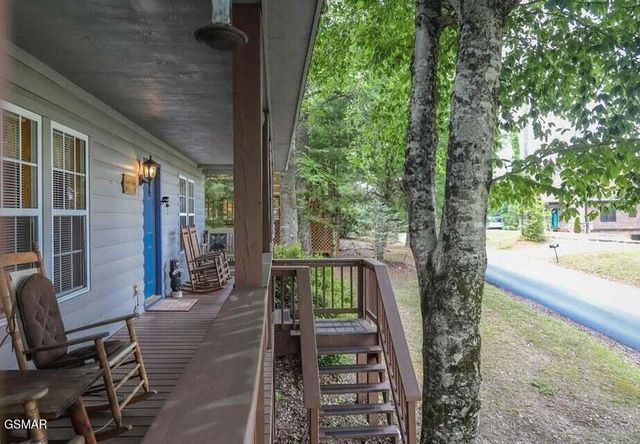 3390 Robeson Road, Sevierville, TN 37862