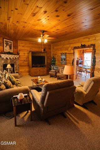 3390 Robeson Road, Sevierville, TN 37862