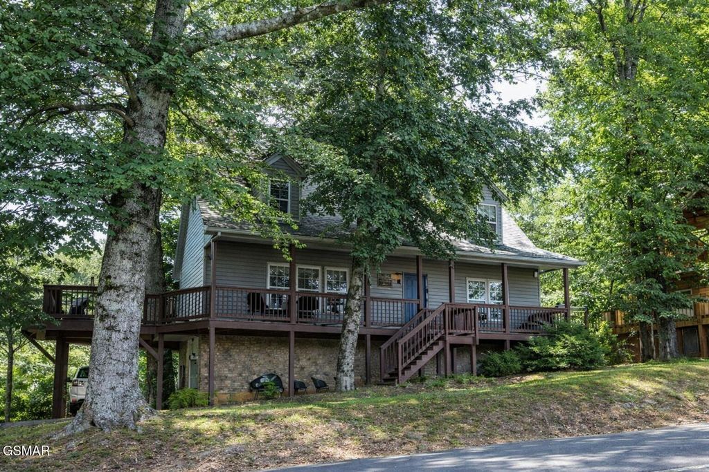 3390 Robeson Road, Sevierville, TN 37862