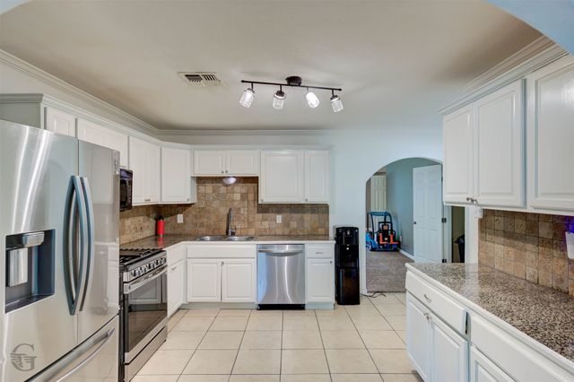 2612 Douglas Drive, Bossier City, LA 71111