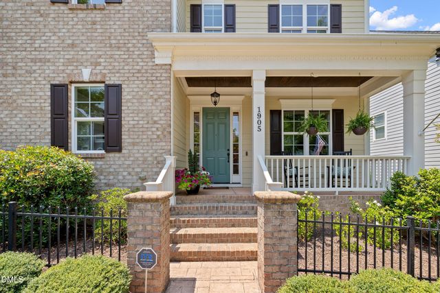 1905 Green Oaks Parkway, Holly Springs, NC 27540