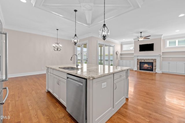 1905 Green Oaks Parkway, Holly Springs, NC 27540