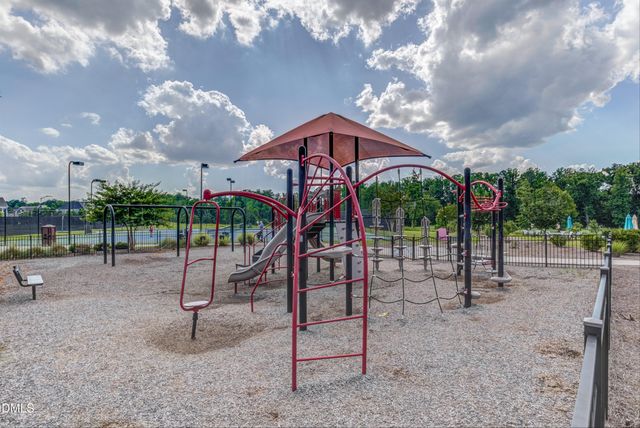 1905 Green Oaks Parkway, Holly Springs, NC 27540