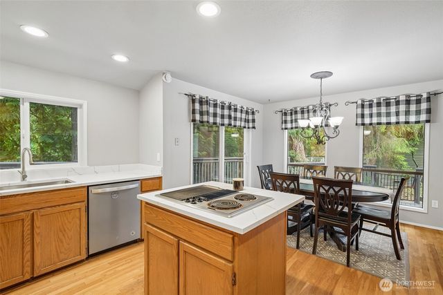 22330 NE 28th Street, Sammamish, WA 98074
