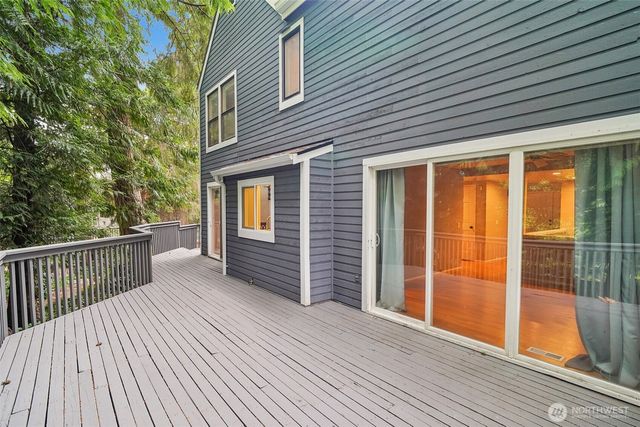 22330 NE 28th Street, Sammamish, WA 98074
