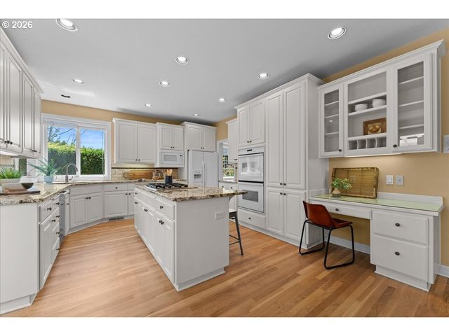 12892 Nw LORRAINE Dr, Portland, OR 97229