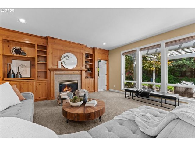 12892 Nw LORRAINE Dr, Portland, OR 97229
