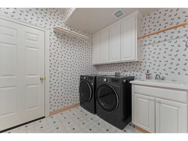 12892 Nw LORRAINE Dr, Portland, OR 97229