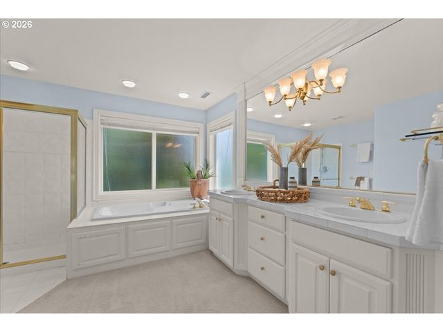 12892 Nw LORRAINE Dr, Portland, OR 97229