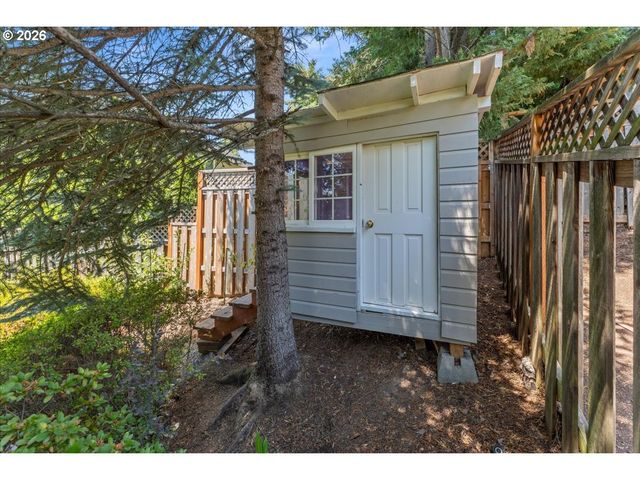 12892 Nw LORRAINE Dr, Portland, OR 97229