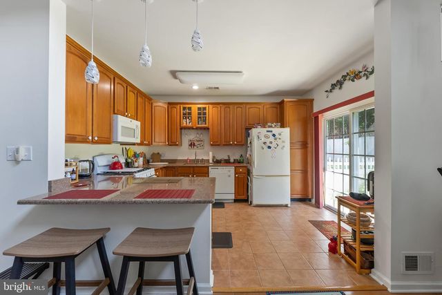 506 W HAMPTON CT, Cape May Court House, NJ 08210