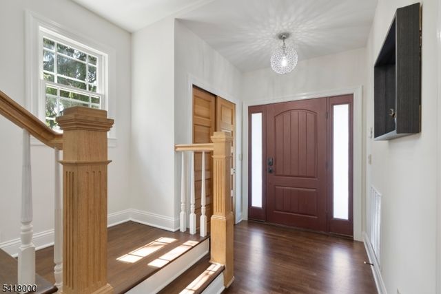 13 Glenview Rd, North Caldwell Boro, NJ 07006