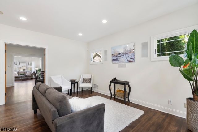 13 Glenview Rd, North Caldwell Boro, NJ 07006