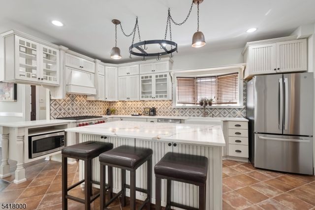 13 Glenview Rd, North Caldwell Boro, NJ 07006