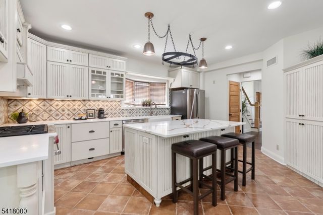 13 Glenview Rd, North Caldwell Boro, NJ 07006
