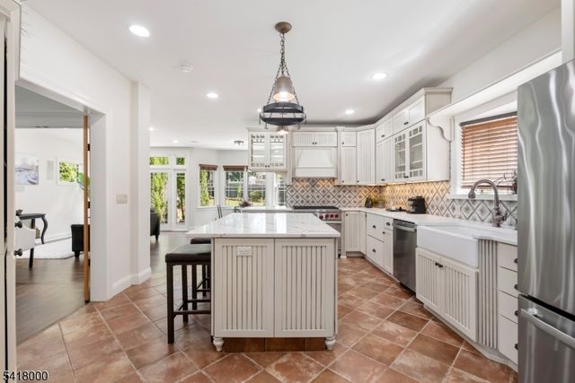 13 Glenview Rd, North Caldwell Boro, NJ 07006
