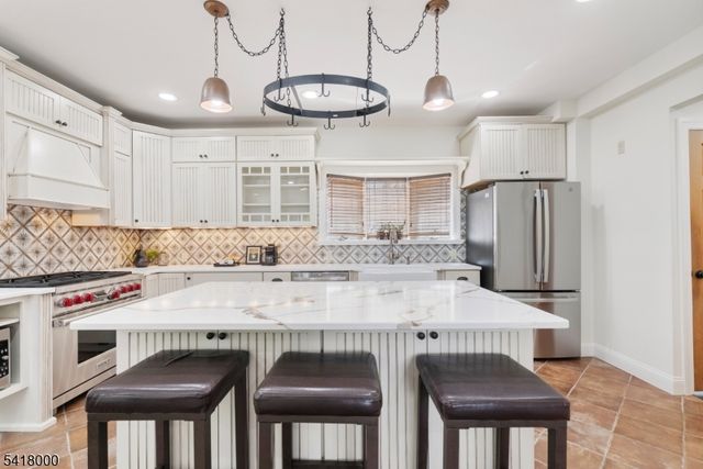 13 Glenview Rd, North Caldwell Boro, NJ 07006