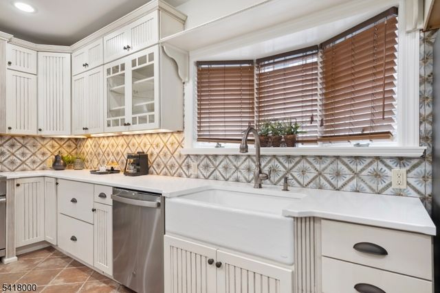 13 Glenview Rd, North Caldwell Boro, NJ 07006