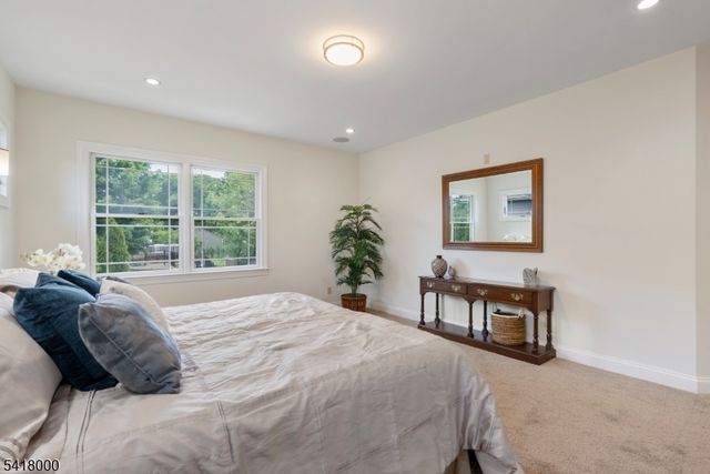 13 Glenview Rd, North Caldwell Boro, NJ 07006