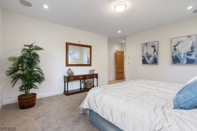 13 Glenview Rd, North Caldwell Boro, NJ 07006