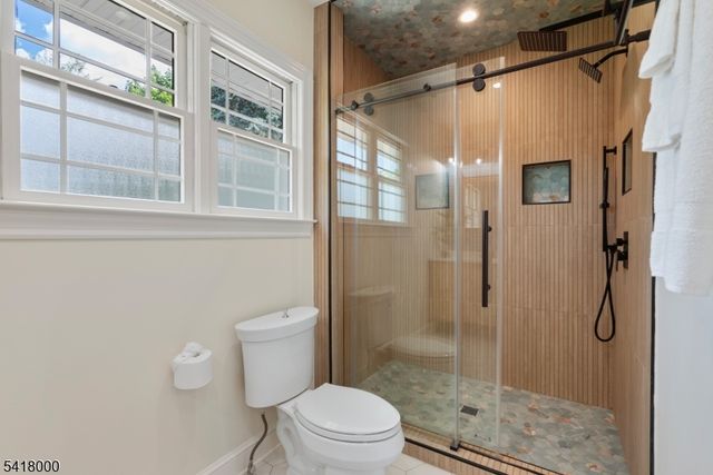 13 Glenview Rd, North Caldwell Boro, NJ 07006