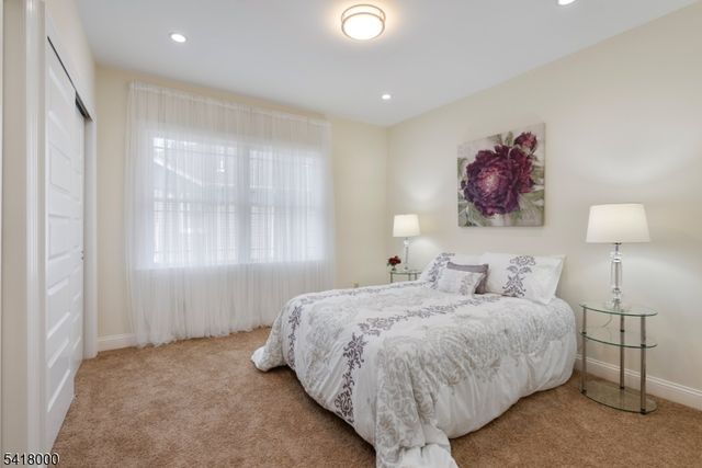 13 Glenview Rd, North Caldwell Boro, NJ 07006