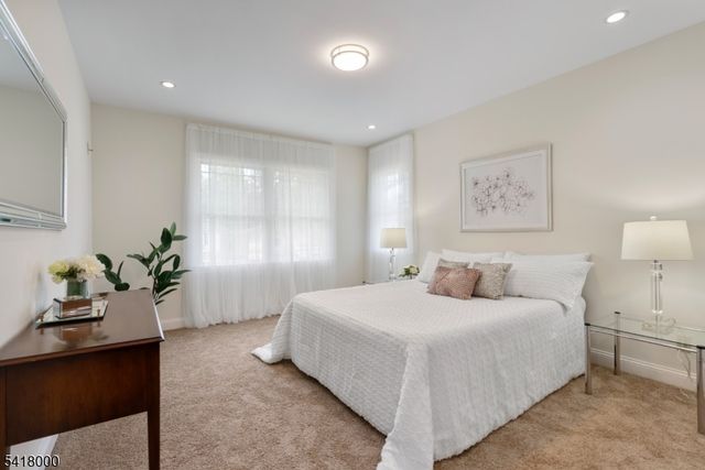 13 Glenview Rd, North Caldwell Boro, NJ 07006