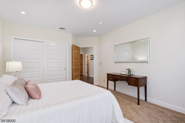 13 Glenview Rd, North Caldwell Boro, NJ 07006
