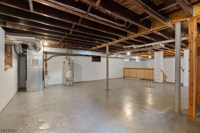 13 Glenview Rd, North Caldwell Boro, NJ 07006