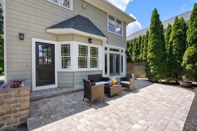 13 Glenview Rd, North Caldwell Boro, NJ 07006