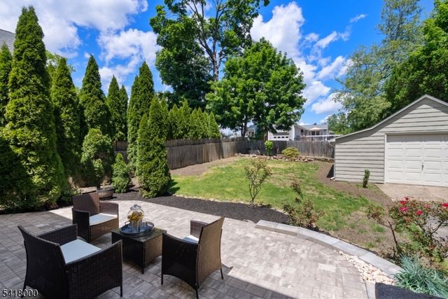 13 Glenview Rd, North Caldwell Boro, NJ 07006