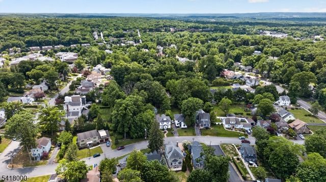 13 Glenview Rd, North Caldwell Boro, NJ 07006