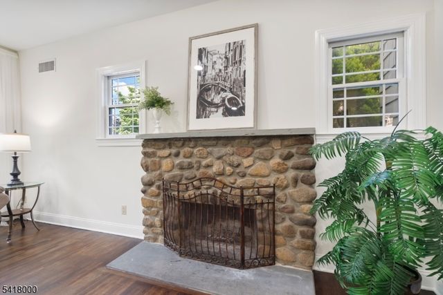 13 Glenview Rd, North Caldwell Boro, NJ 07006