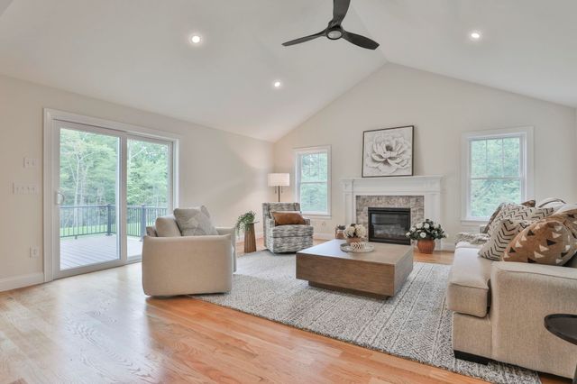 59 Countryside Drive, Brookline, NH 03033