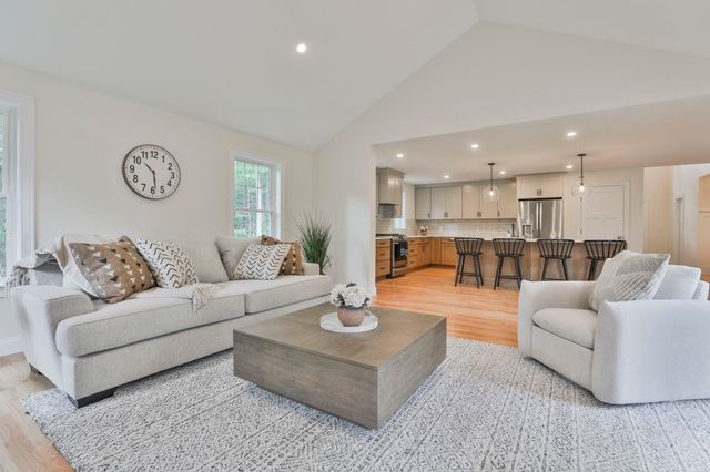 59 Countryside Drive, Brookline, NH 03033