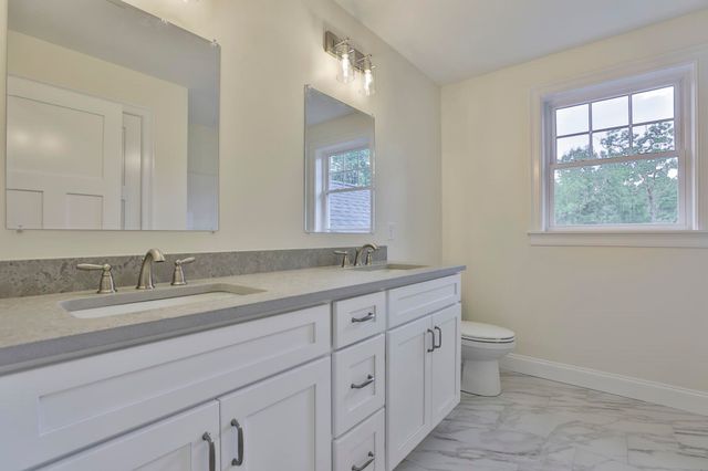 59 Countryside Drive, Brookline, NH 03033