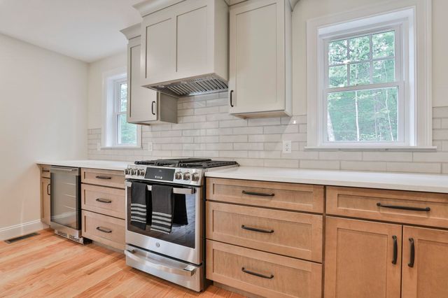 59 Countryside Drive, Brookline, NH 03033