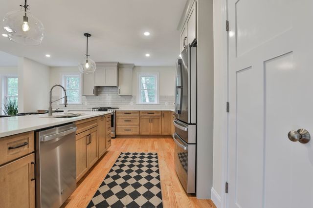 59 Countryside Drive, Brookline, NH 03033