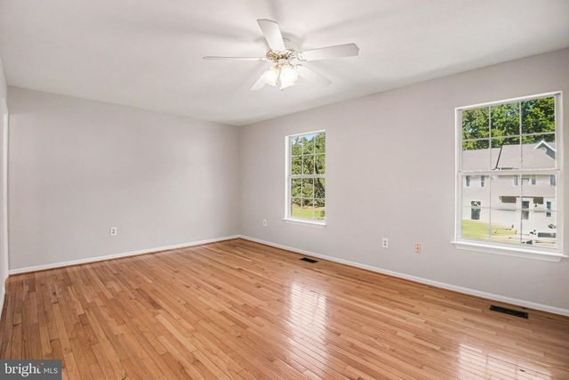 404 KINGS CREST DR, Stafford, VA 22554