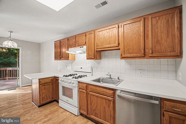 404 KINGS CREST DR, Stafford, VA 22554