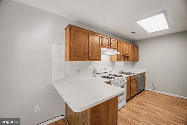 404 KINGS CREST DR, Stafford, VA 22554