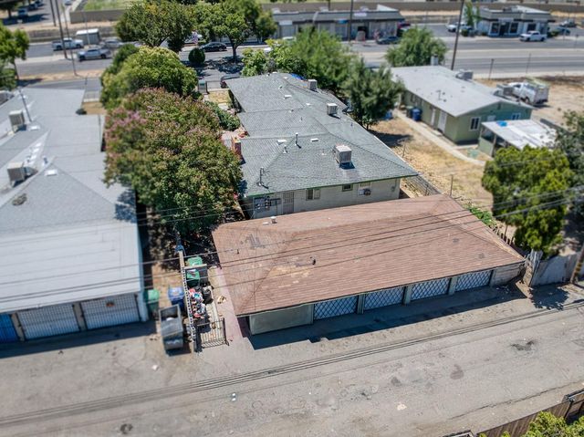 3361 E Mckinley Avenue, Fresno, CA 93703