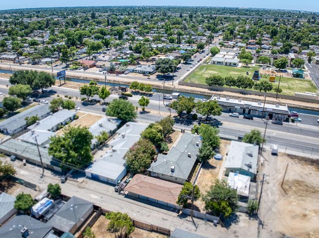 3361 E Mckinley Avenue, Fresno, CA 93703
