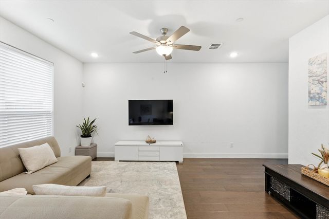 982 Mikaela Drive, Allen, TX 75013