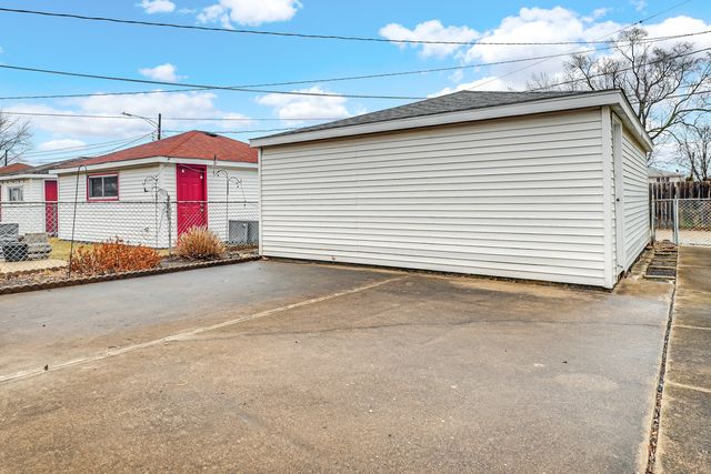 7723 Melvina Avenue, Burbank, IL 60459