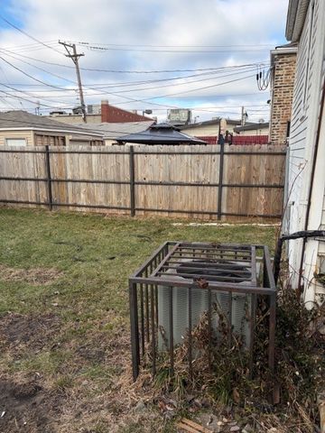 7920 S Lafayette Street, Chicago, IL 60620