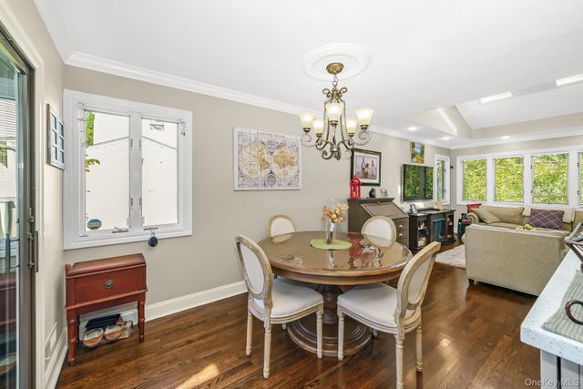 9 Wayne Place, Commack, NY 11725