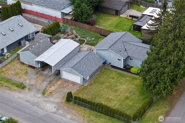 827 99th St S, Tacoma, WA 98444