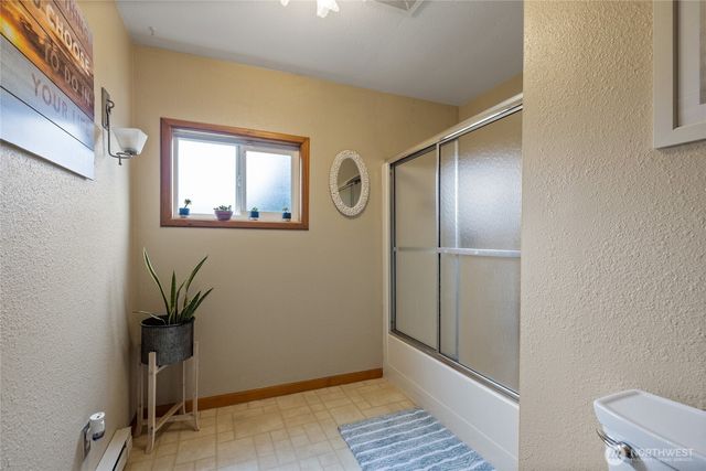 827 99th St S, Tacoma, WA 98444