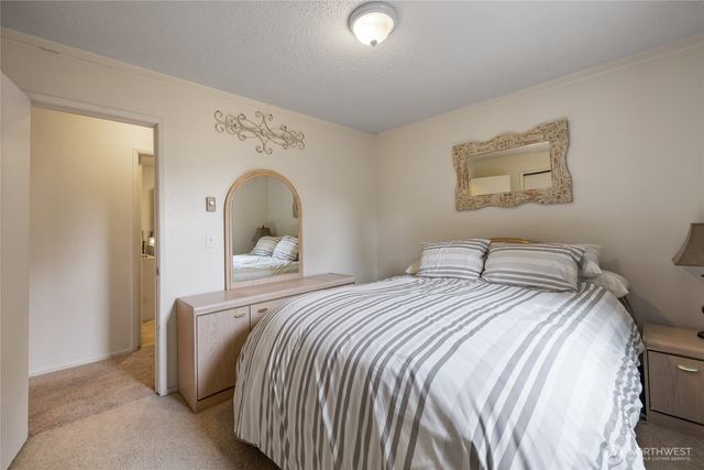 827 99th St S, Tacoma, WA 98444